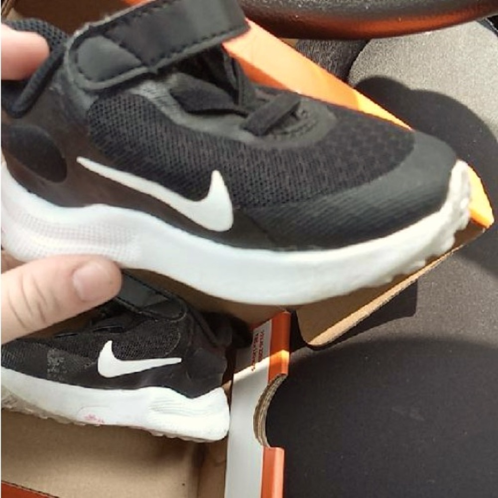 Size 5c toddle Nike shoes